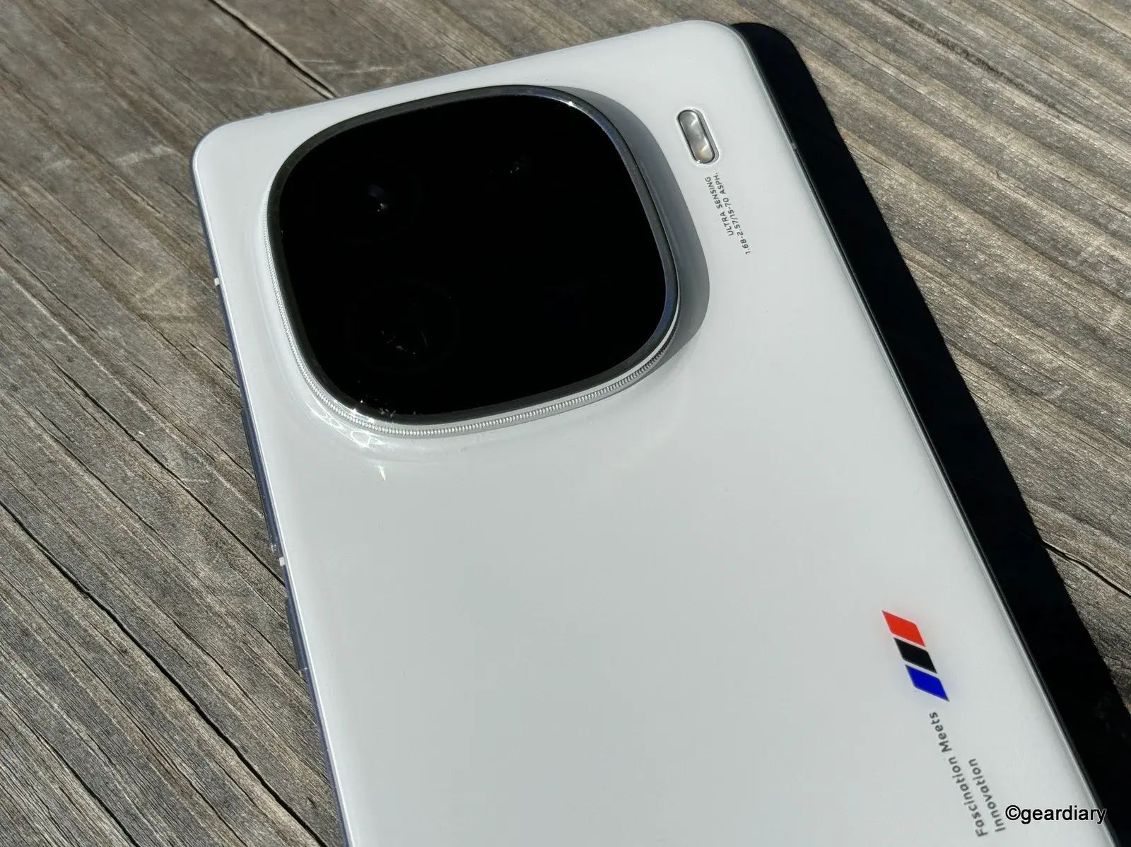 vivo iQOO 12 Legend — image 2